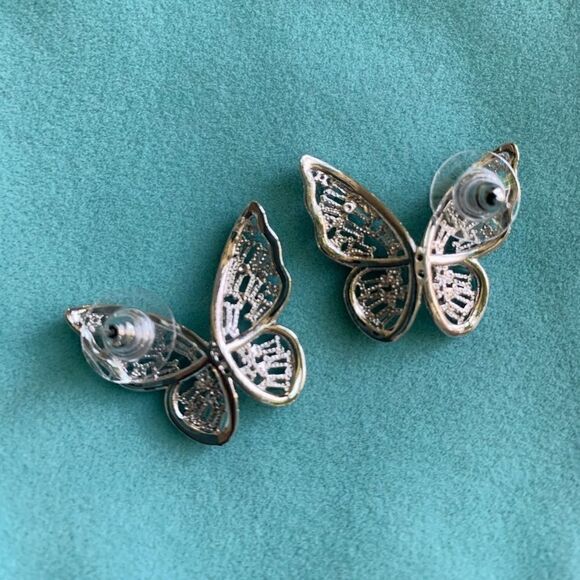 New Stunning Cutout Butterfly and Crystal Earrings - Picture 13 of 13